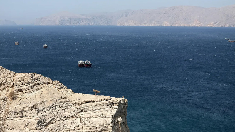 होर्मुजमा भारतीय जहाजमा इरानको गोली प्रहार