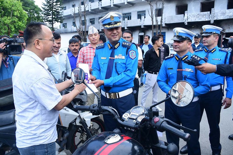 चोरी भएका ४० दुई पाङ्ग्रे सवारीसाधन सम्बन्धित धनीलाई फिर्ता