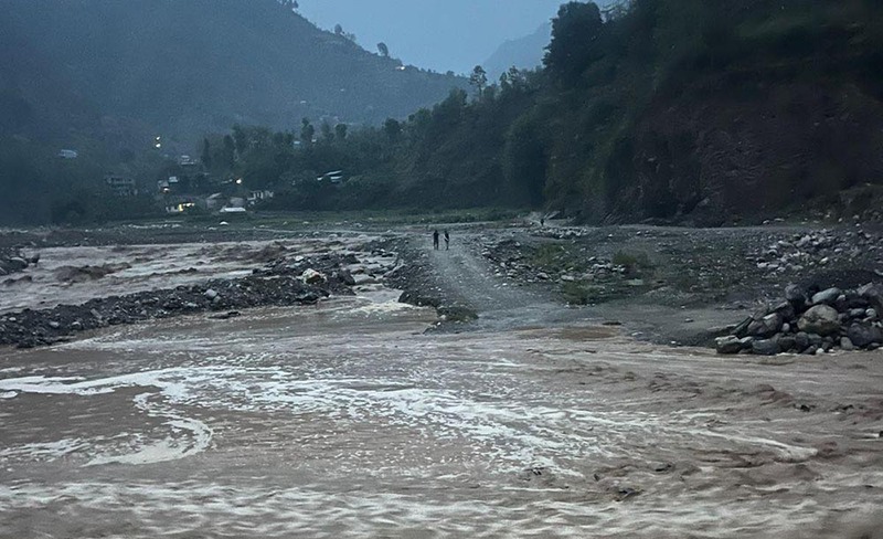 बिपी राजमार्ग १२ घण्टा बन्द हुने