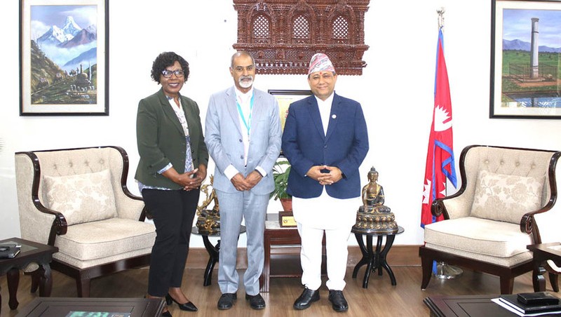 परराष्ट्रमन्त्री खनालसँग युनिसेफका क्षेत्रीय निर्देशक र प्रतिनिधिको शिष्टाचार भेट