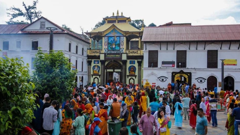साउनको पहिलो सोमबार, देशभरका शिवालयमा भक्तजनको घुइँचो